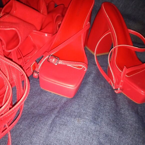 AZALEA WANG " READILY STRAPPED "  2 IN 1 STRAPPY SANDAL IN RED ( BRAND NEW !!!!! - Picture 8 of 8